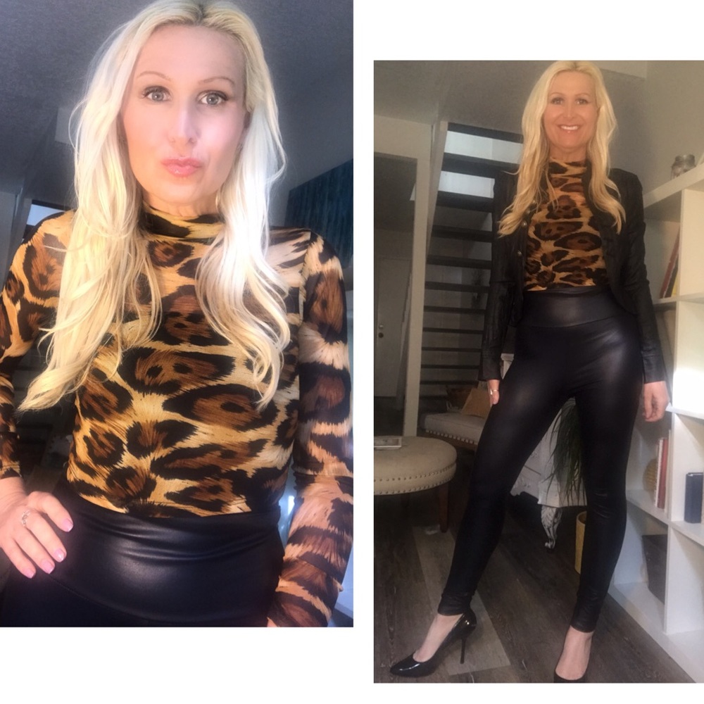 🤩Beautiful Sheer Animal Print Top🌟
